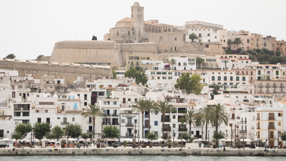 La chica de Dalt Vila